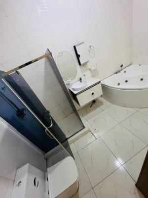Well Maintained 5 Bedroom Detached Duplex with a BQ