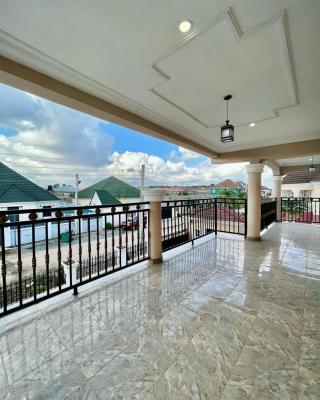 New Luxury 5-Bedroom Detached Duplex