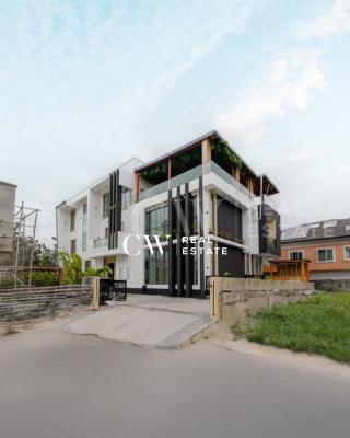 6-Bedroom Penthouse with BQ in Lekki