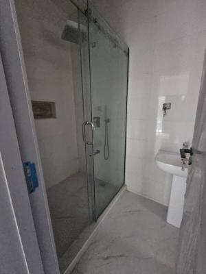 Spacious One-Bedroom Flat Apartment Fully Serviced