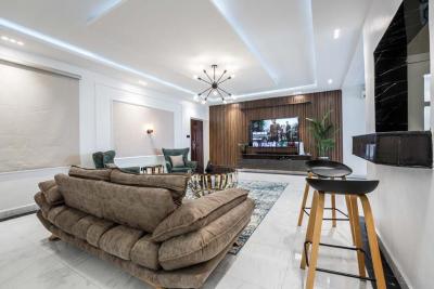 Luxury Furnished 3 Bedroom Flat in Banana Island