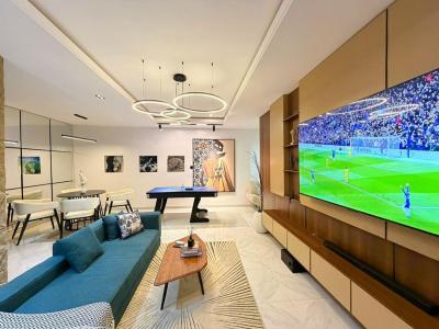Luxury 2-Bedroom Apartment with Snooker, Swimming Pool and Table Tenni