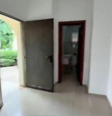 2 Bed Detached Bungalow with Ample Courtyard