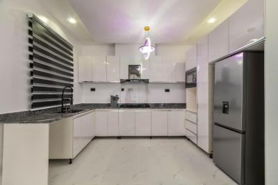 Luxury 2 Bedroom Apartments with Housekeeping and Suspended Pool