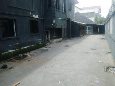 A Commercial 5 Bedrooms Semi Detached House