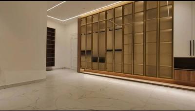 Beautiful 5 Bedroom Fully Detached House with an Elevator