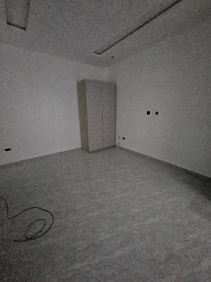 *standard Room Downstairs + Shared Kitchen for 6 Months