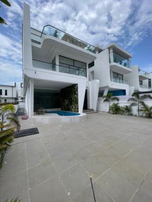 Luxury 5 Bedroom Fully Detached Home