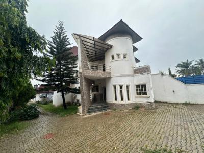 Spacious 5 Bedroom Fully Detached Duplex