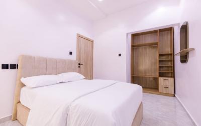 Exquisitely Furnished 1-Bedroom Apartment