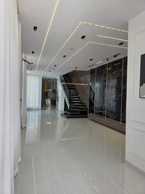Luxurious 5-Bedrooms Fully Detached Duplex with Swimming Pool