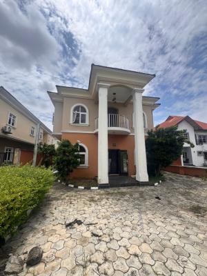 Newly Renovated 2 Bedroom Flat Ensuite