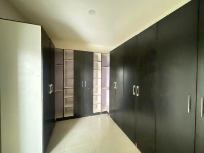 Luxury 3 Bed Room Flat with a BQ