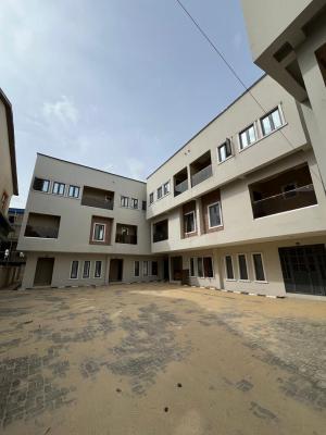 Deluxe 4 Bed Terraced Triplex in a Gated Neighborhood