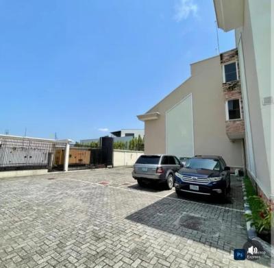 4-Bed Lovely Duplex (24HRS Light)