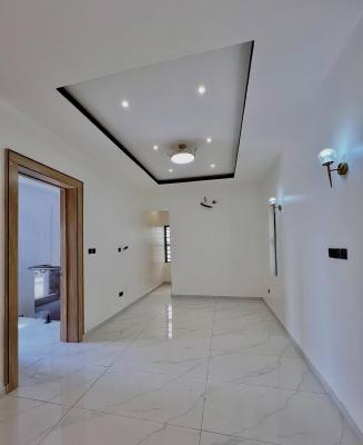 Luxury 5 Bedroom Fully Detached with Rooftop Terrace Duplex