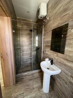Luxury 4 Bed Rooms Flat