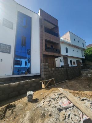 Luxurious 5 Bedroom Fully Detached Duplex