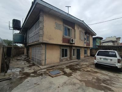 Standard Renovated 2 Bedroom Flat All Tiles Floor Big Kitchen with Cab