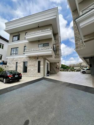 Sophisticated 5 Beds with 2 BQS, Gym, Pool Etc