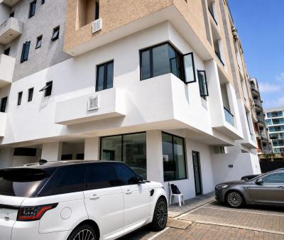Super Luxury Contemporary 2 Bedroom Apartment with BQ