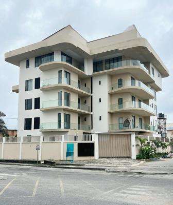 3 Bedroom Apartment with Pool