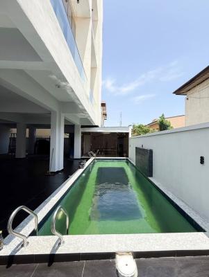 Modern 3 Bedroom Apartment