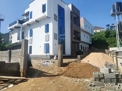 Luxurious 5 Bedroom Detached Duplex with a BQ