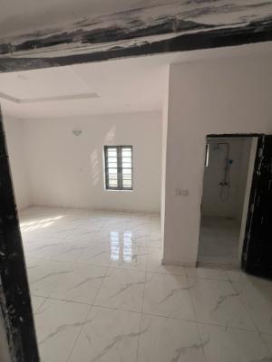 Mini Flat Available