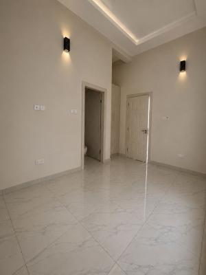 Mini Flat Downstairs Available with Open Plan Kitchen Com