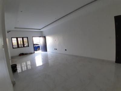 Band a Light. Upstairs. Clean Spacious 2-Bed Apartment