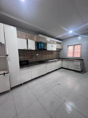 Mini Flat with Luxury Fitted Big Kitchen
