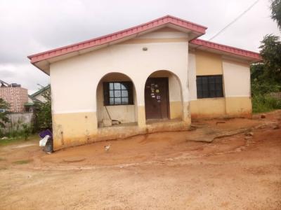 Spacious 4 Bedroom Bungalow in an Estate