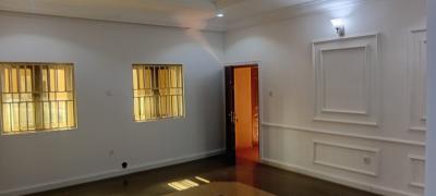 Sweetly Finished 2 Bedroom Flat with Guest Toilet