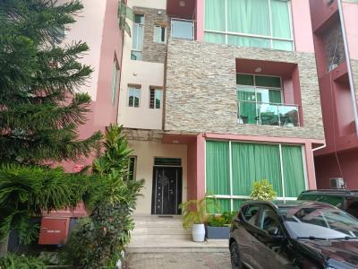 3bedroom Maisonette with BQ All Rooms Ensuite Fitted Kitchen