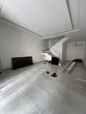 4 Bedrooms Terrace Duplex