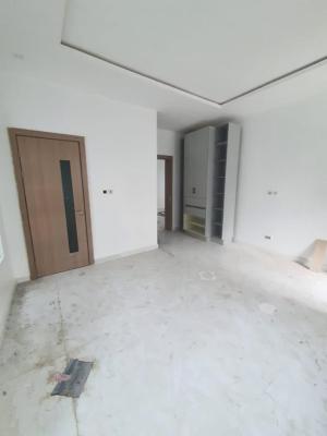 5) Bedroom Detached House in a Serene Environment