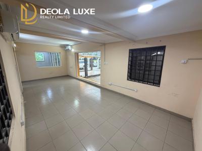 A Spacious Ground Floor Commercial Space Facing a Busy Road
