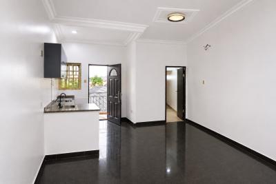 Lovely 1bedroom Flat Upstairs with Air-Conditioners