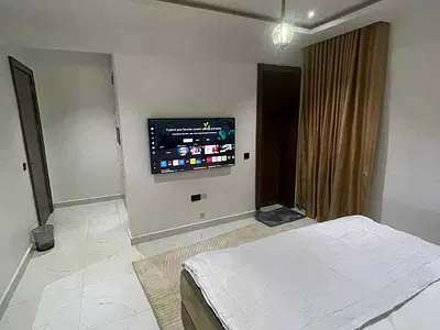 Luxury 2 -Bedrooms Stylish, Spacious Fullyb Serviced