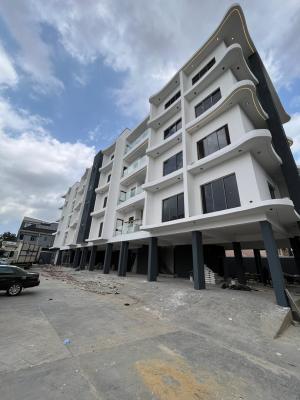 Deluxe 3 Bed Apartment with BQ, Elevator, Communal Pool & Garage