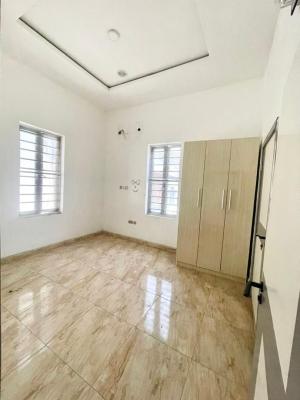 Standard Single Room in a Duplex Shared Apartment (Upstairs)