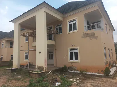 Fully Detached 5 Bedroom Duplex in a Very Nice Estate