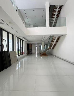 5 Bedrooms Semi-Detached House with Cinema and Swimming Pool