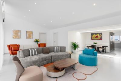 Cozy 2-Bedroom Penthouse