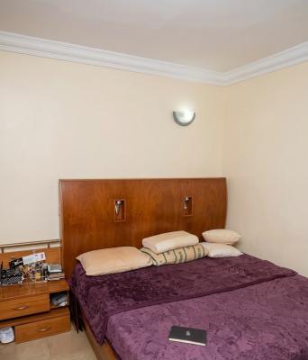 5 Bedroom Terrace House