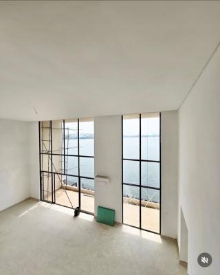 6 Bedroom Detached Waterfront Villa