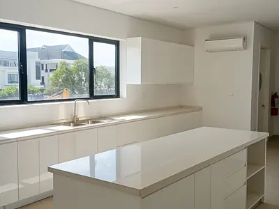 6 Bedroom Detached Waterfront Villa