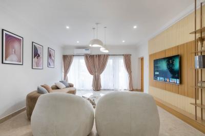 *fully Furnished 4 Bedroom Waterfront Apartment