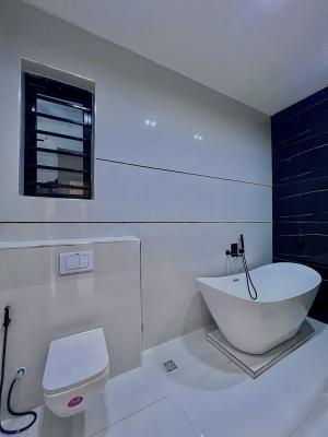 Stunning 5 Bedroom Detached Duplex